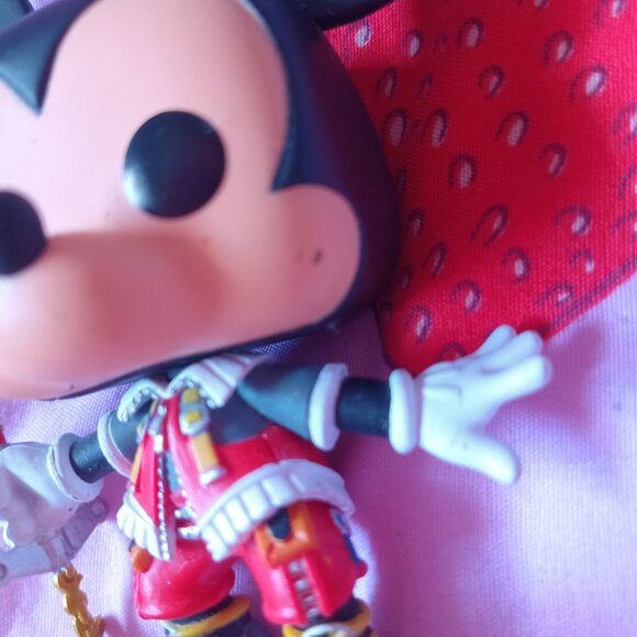 Disney Kingdom Hearts Mickey Mouse Funko Pop - Picture 3 of 3